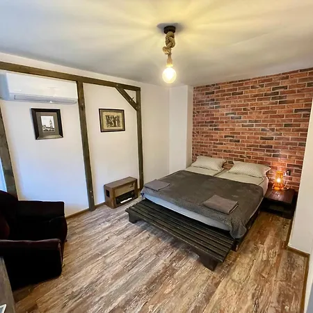 Hot Spot In The Center Sofya